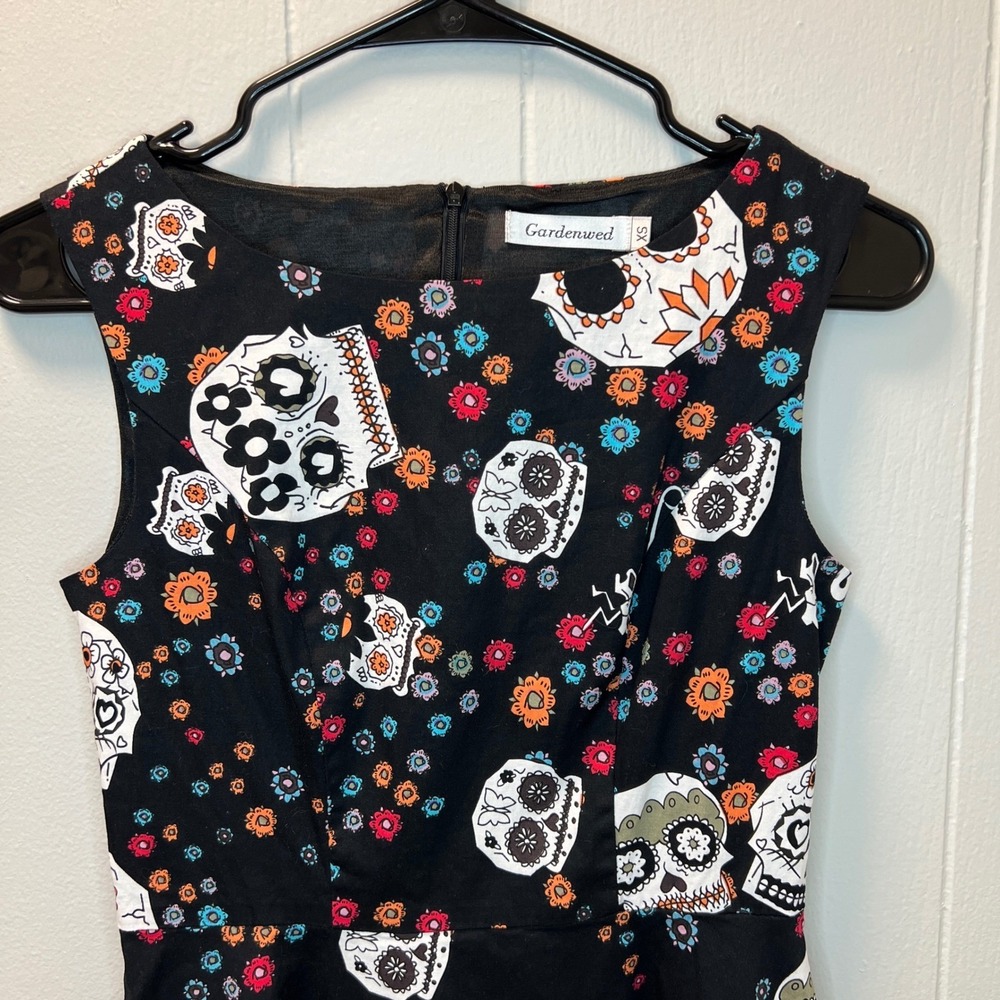 Womens Sugar Skull Day Of The Dead Dress Size XS Black Pin Up‎ Rockabilly Retro - Picture 2 of 4